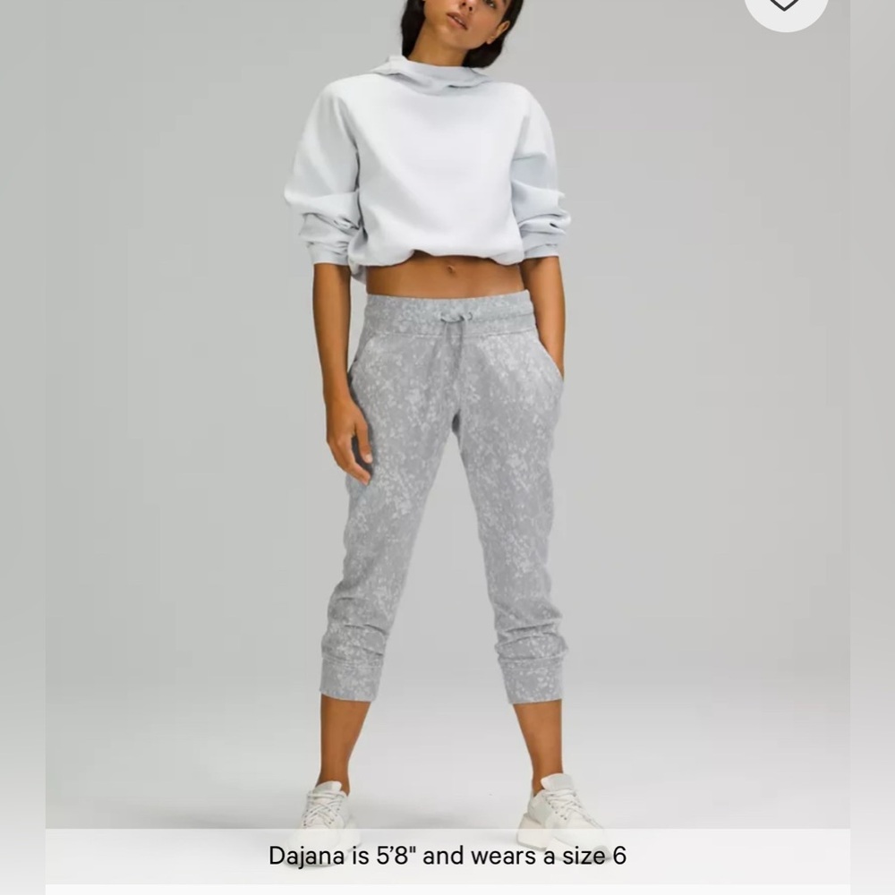 New without tags Lululemon Ready to Rulu jogger crop cozy fleece capri’s